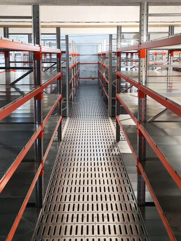 Псков. Мост для мезонинов.